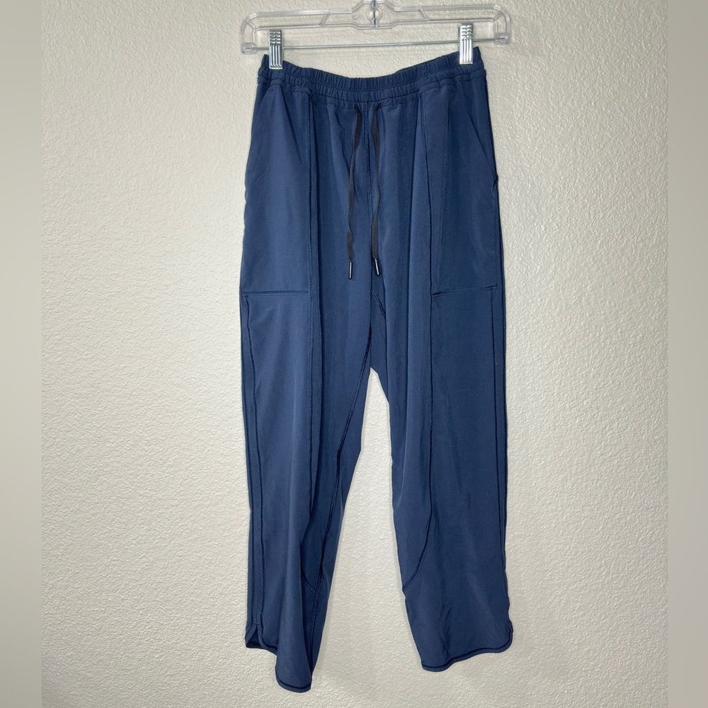 LULULEMON Lululemon Final Play Crop *23" NAVY Joggers size 4